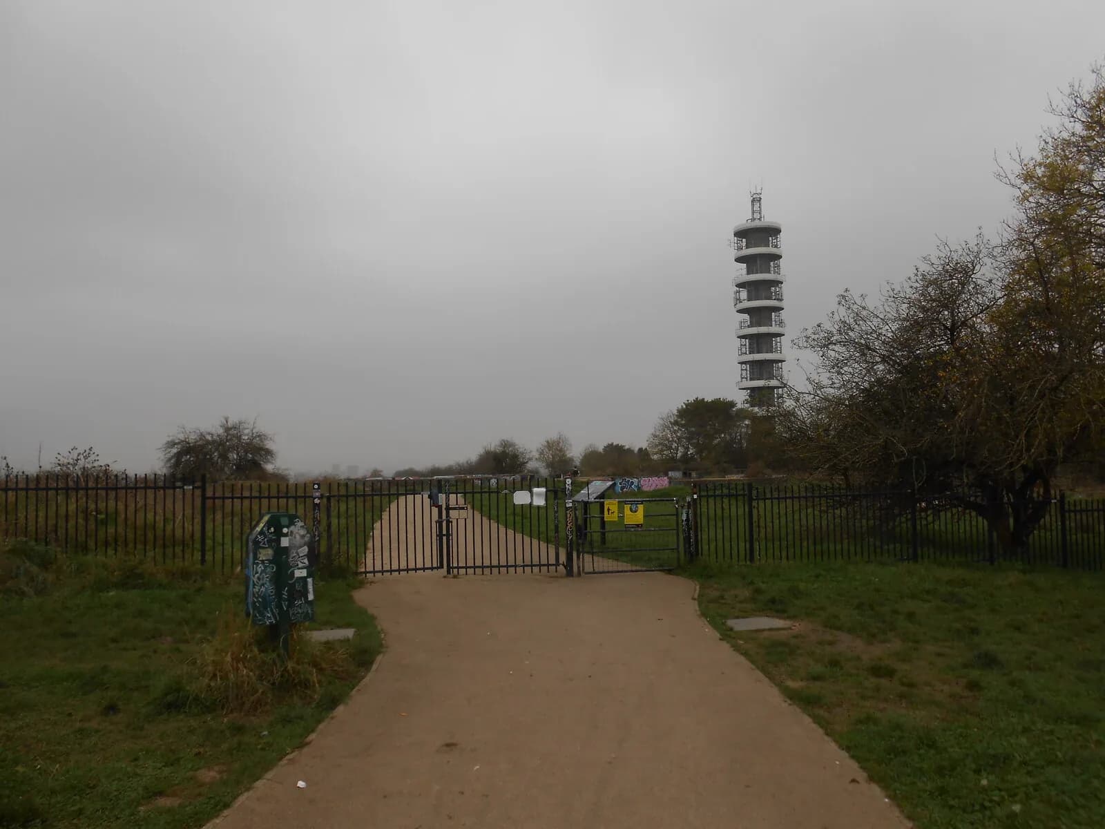 Path through Stoke Park towards Purdown BT Tower