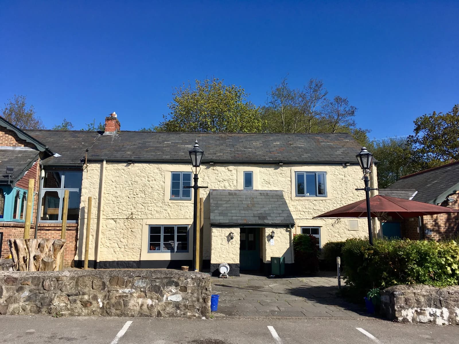 The Ffynnon Wen exterior