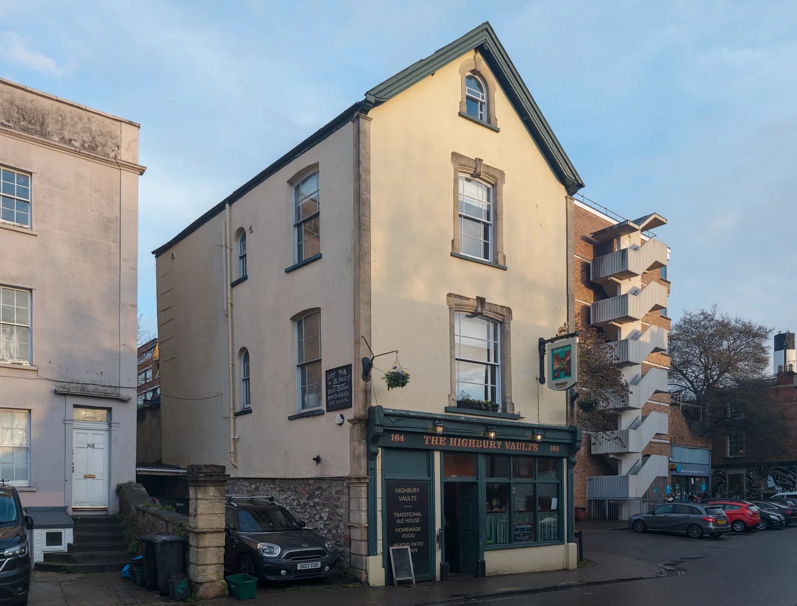 Highbury Vaults exterior